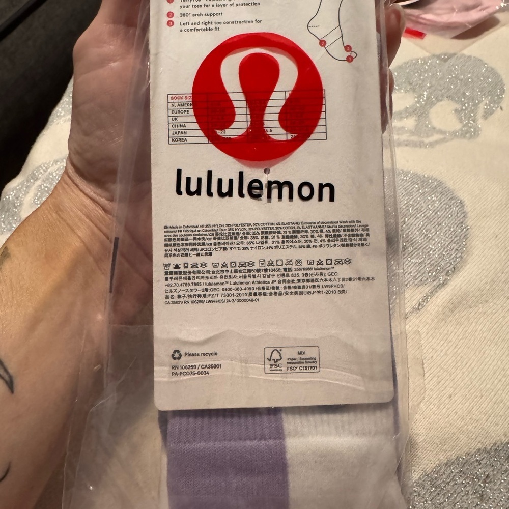 lululemon athletica daily essentials Lavender Crew Socks - Picture 2 of 2
